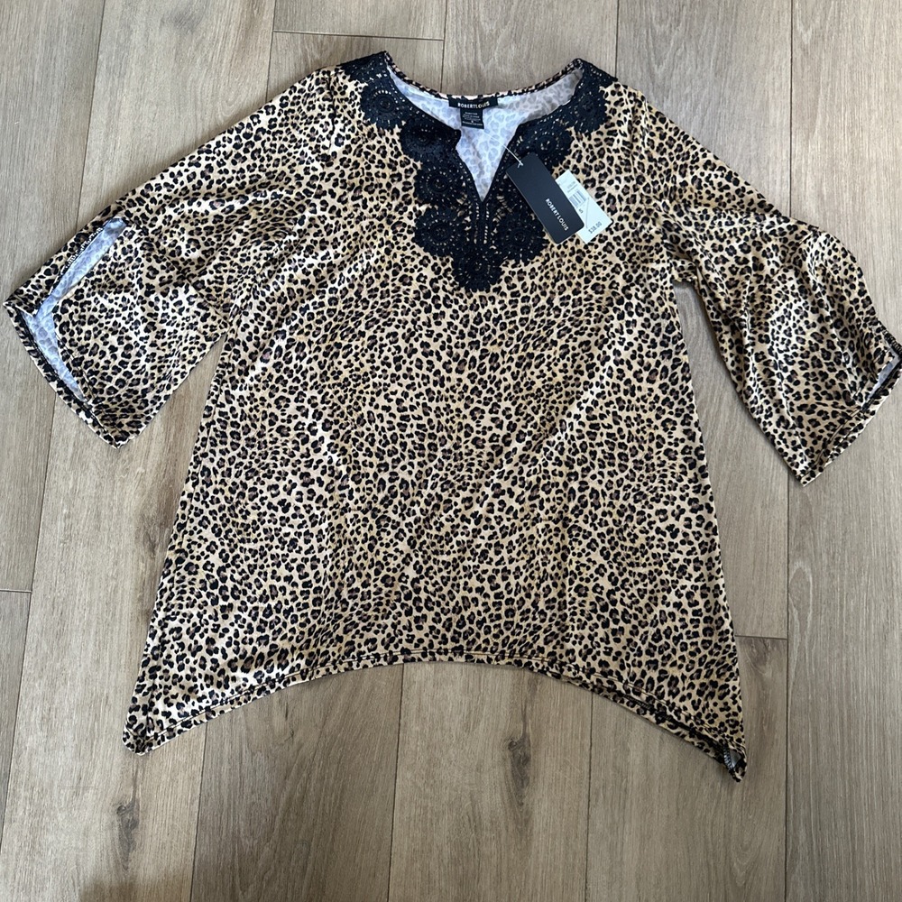 Robert Louis Leopard Print Asymmetrical Blouse Flair Open Sleeve Lace‎ Collar Sm